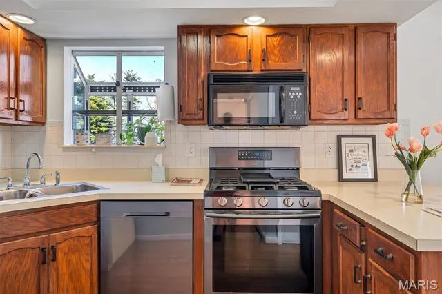 $239,900 | 5849 Prince George Court, St. Louis, MO 63139