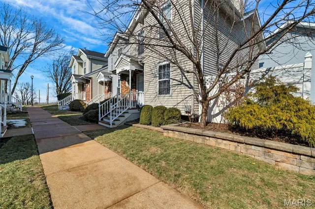 $239,900 | 5849 Prince George Court, St. Louis, MO 63139