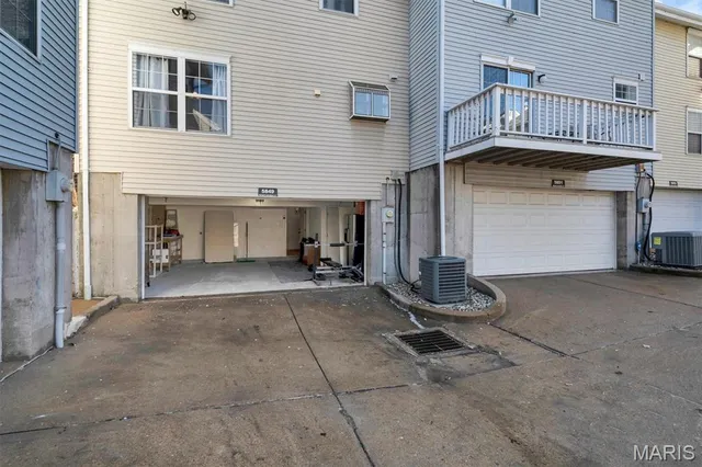 $239,900 | 5849 Prince George Court, St. Louis, MO 63139