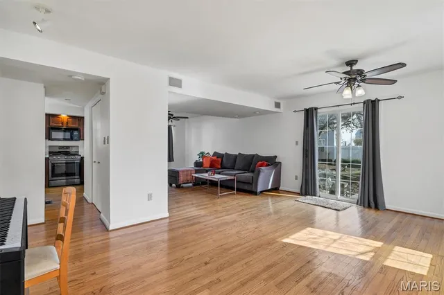 $239,900 | 5849 Prince George Court, St. Louis, MO 63139