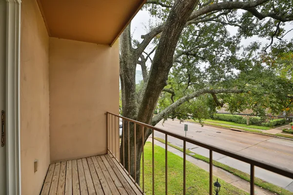 $2,500 | 1115 Augusta Drive, Unit A2, Houston, TX 77057