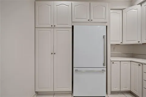 $410,000 | 4949 Wornall Road, Unit 410, Kansas City, MO 64112