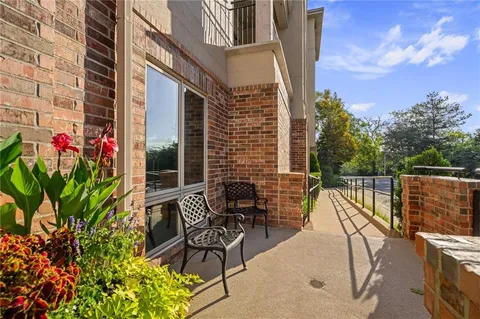 $410,000 | 4949 Wornall Road, Unit 410, Kansas City, MO 64112