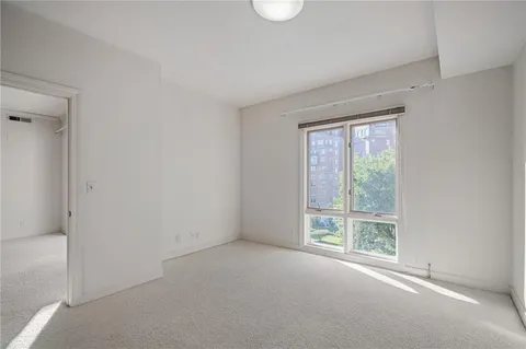 $410,000 | 4949 Wornall Road, Unit 410, Kansas City, MO 64112