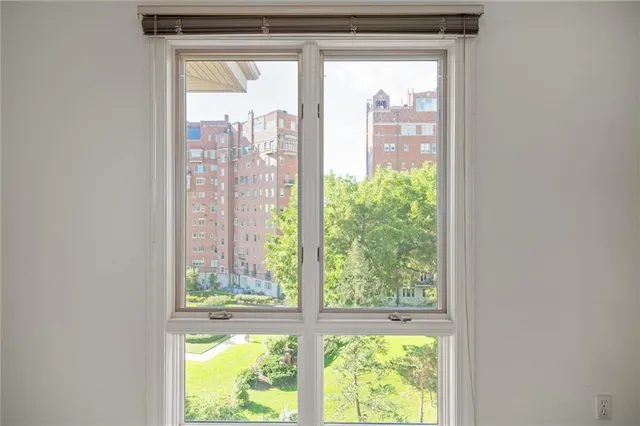 $429,000 | 4949 Wornall Road, Unit 410, Kansas City, MO 64112