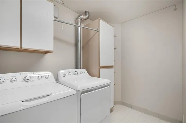 $429,000 | 4949 Wornall Road, Unit 410, Kansas City, MO 64112