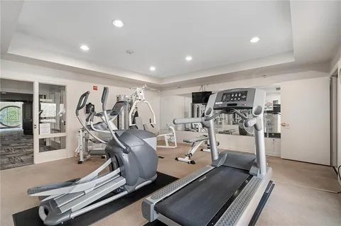 $410,000 | 4949 Wornall Road, Unit 410, Kansas City, MO 64112