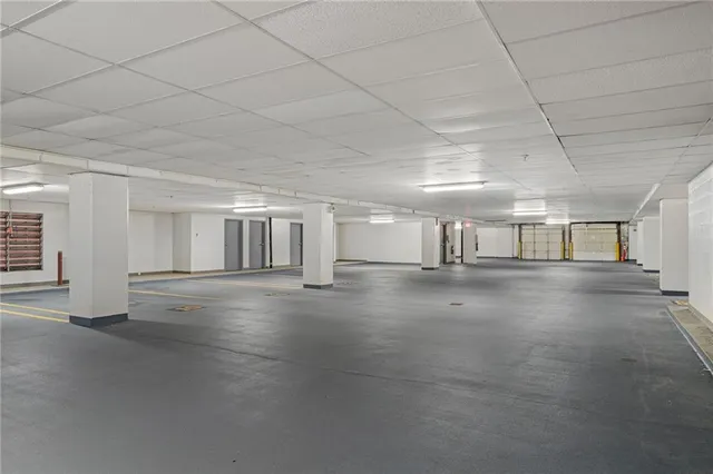 $429,000 | 4949 Wornall Road, Unit 410, Kansas City, MO 64112