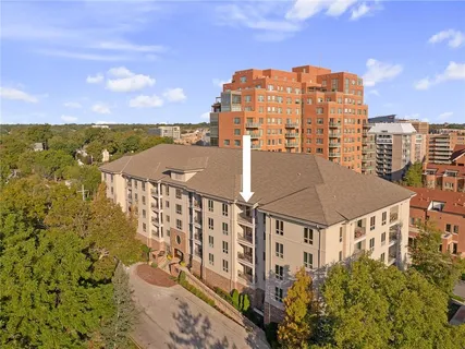 $410,000 | 4949 Wornall Road, Unit 410, Kansas City, MO 64112