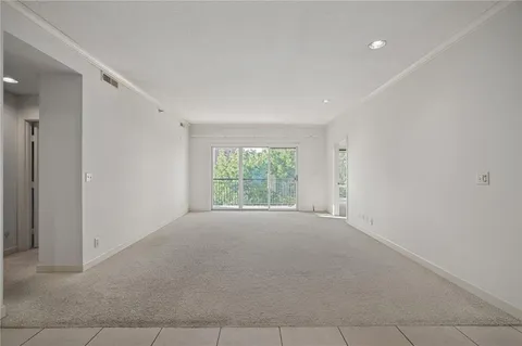 $410,000 | 4949 Wornall Road, Unit 410, Kansas City, MO 64112