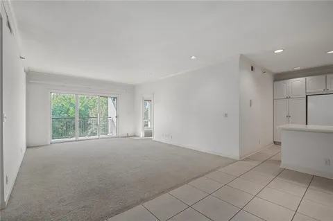 $410,000 | 4949 Wornall Road, Unit 410, Kansas City, MO 64112