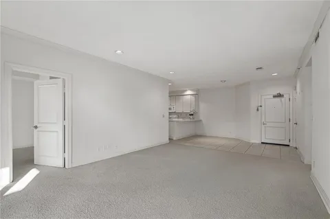 $410,000 | 4949 Wornall Road, Unit 410, Kansas City, MO 64112