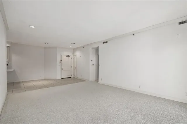 $429,000 | 4949 Wornall Road, Unit 410, Kansas City, MO 64112