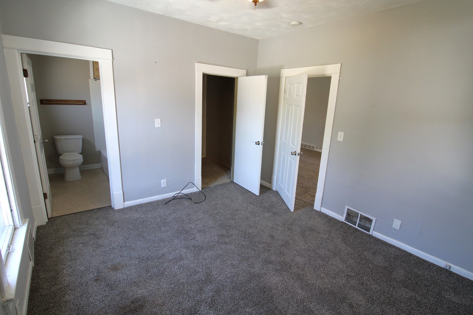 4519 4th Avenue Moline, IL 61265 - Photo 3 of 12