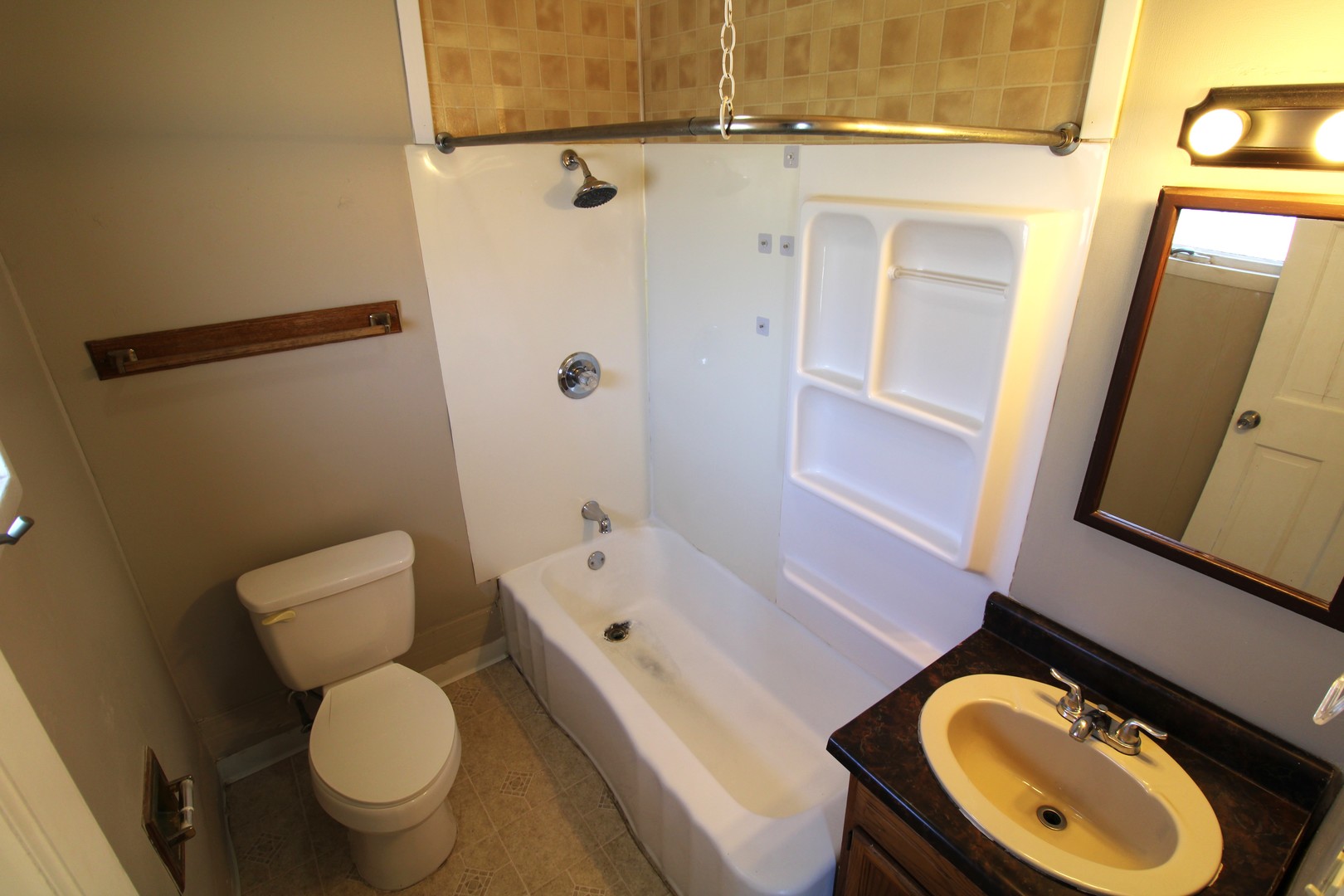 4519 4th Avenue Moline, IL 61265 - Photo 4 of 12