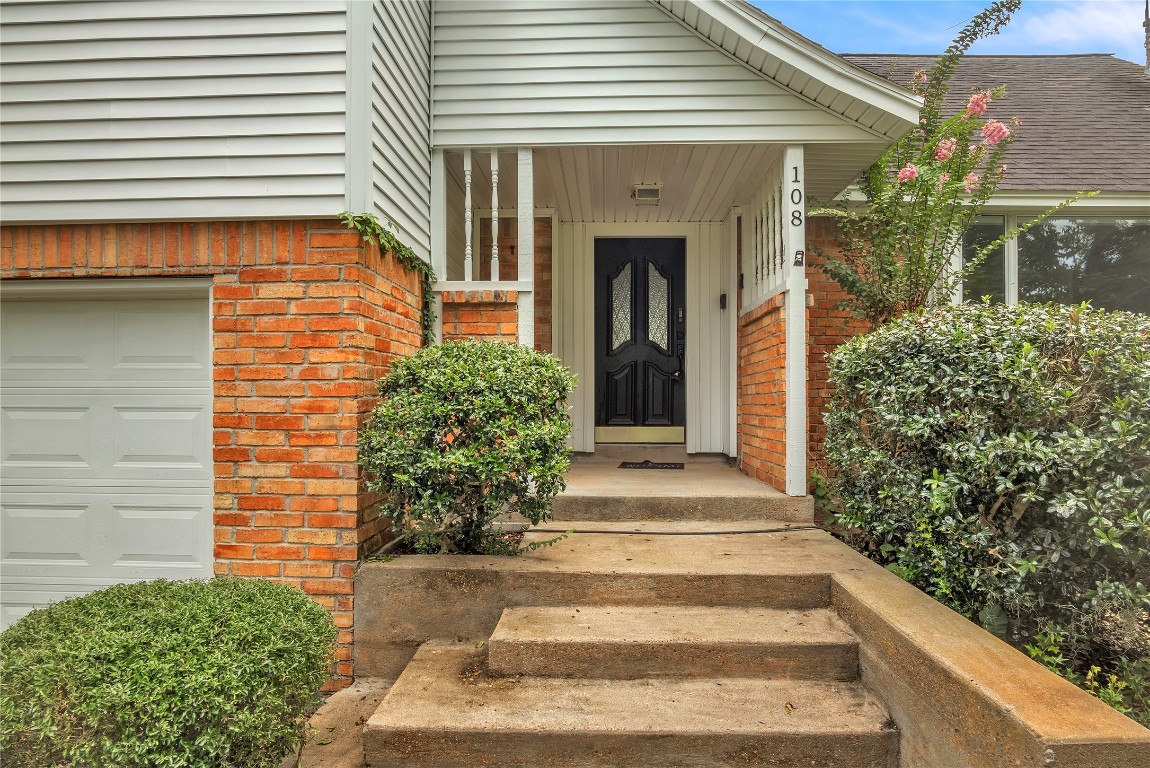 108 Woodland Road Lake Jackson, TX 77566 - Photo 3 of 48