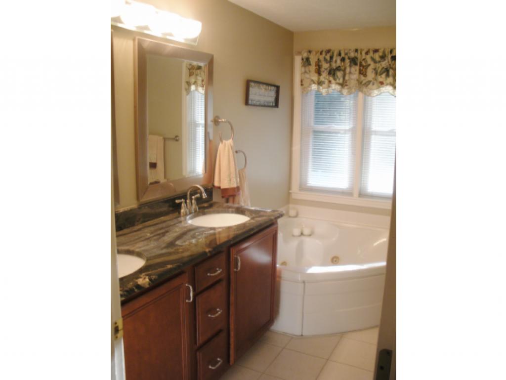 1 Castleton Court Merrimack, NH 03054 - Photo 17 of 34 Gallery Image 17