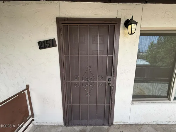 $825 | 2151 South Winstel Avenue, Tucson, AZ 85713