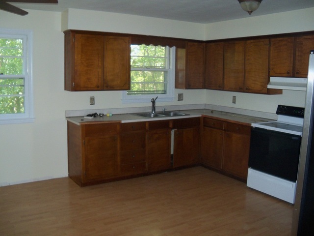 110 Deep Dell Road Salem, VA 24153 - Photo 3 of 15 Kitchen
