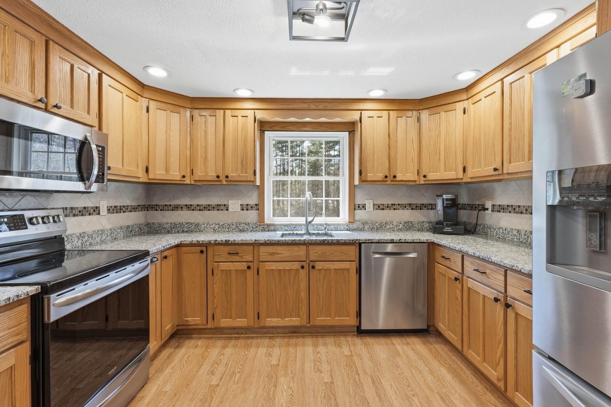 32 Tallant Road Pelham, NH 03076 - Photo 24 of 41 Gallery Image 24