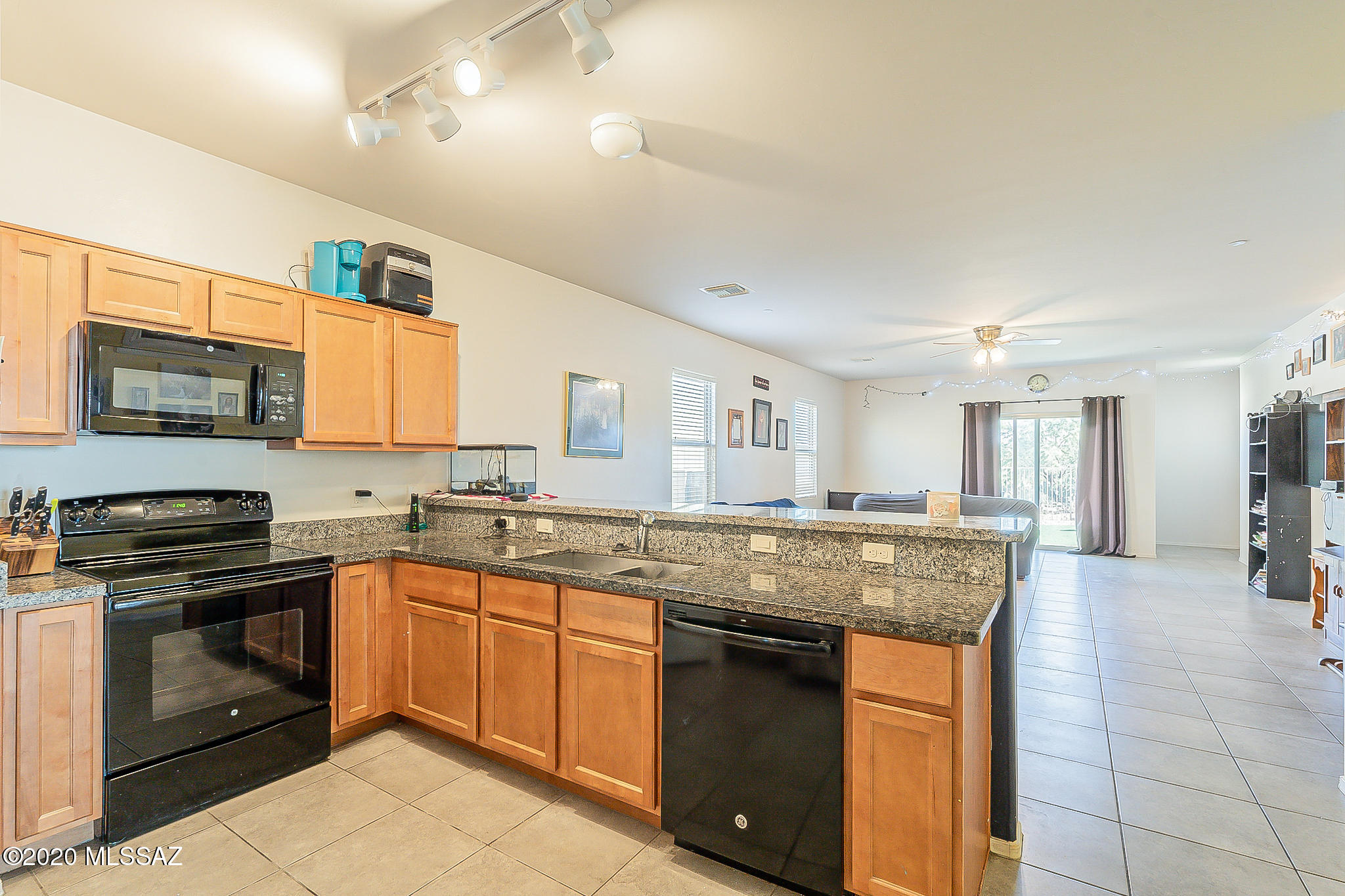 1434 North Wentworth Road Vail, AZ 85641 - Photo 11 of 31