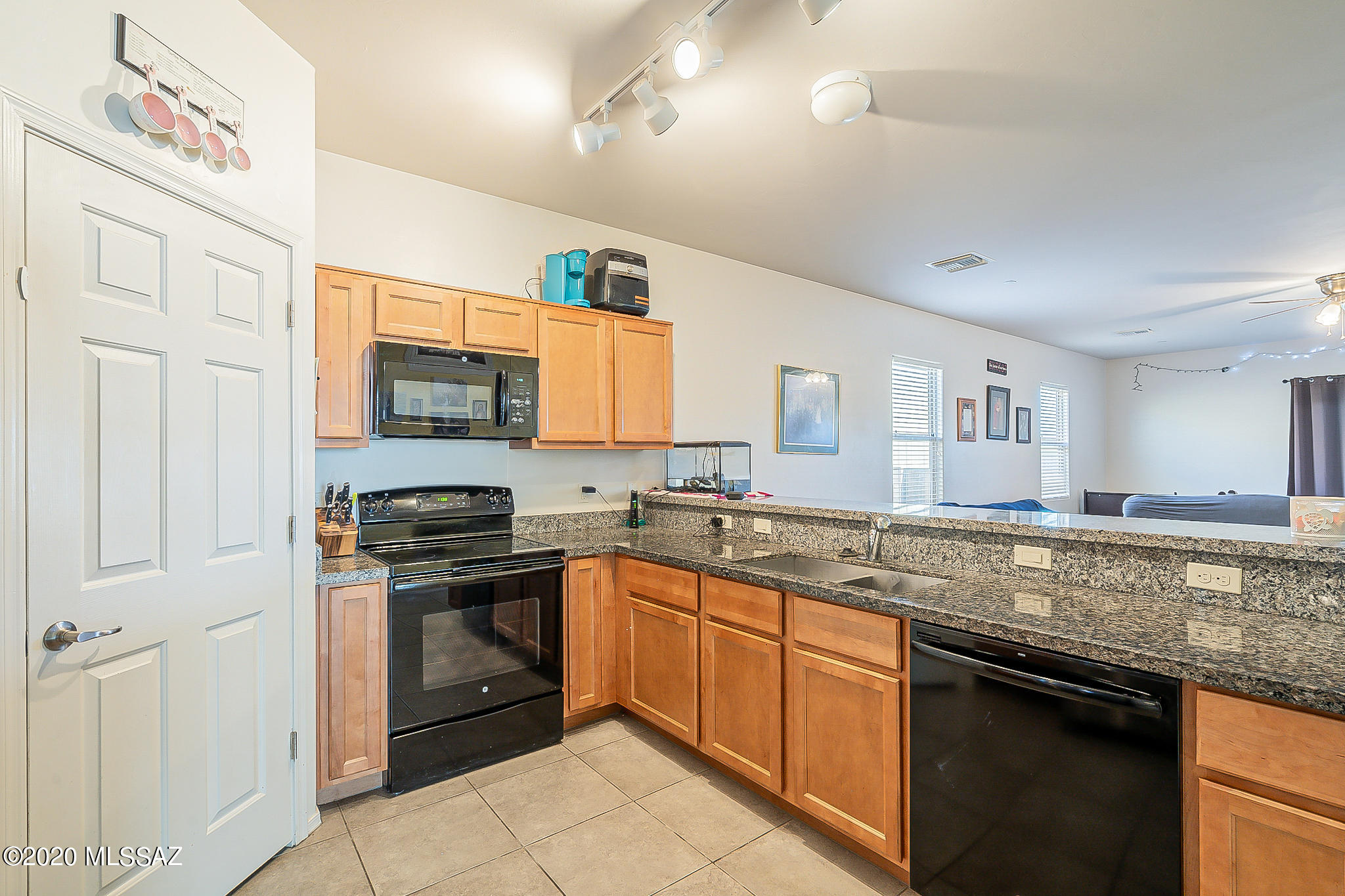 1434 North Wentworth Road Vail, AZ 85641 - Photo 7 of 31
