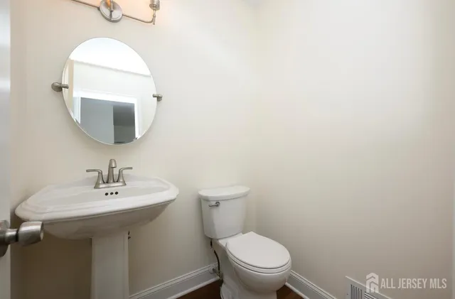 $719,000 | 11 Navajo Road, East Brunswick, NJ 08816