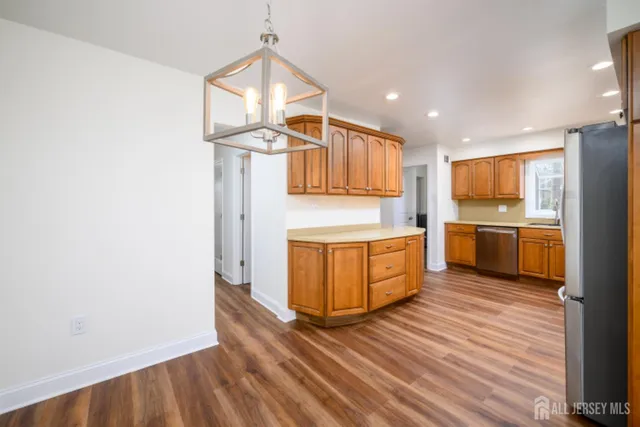 $719,000 | 11 Navajo Road, East Brunswick, NJ 08816