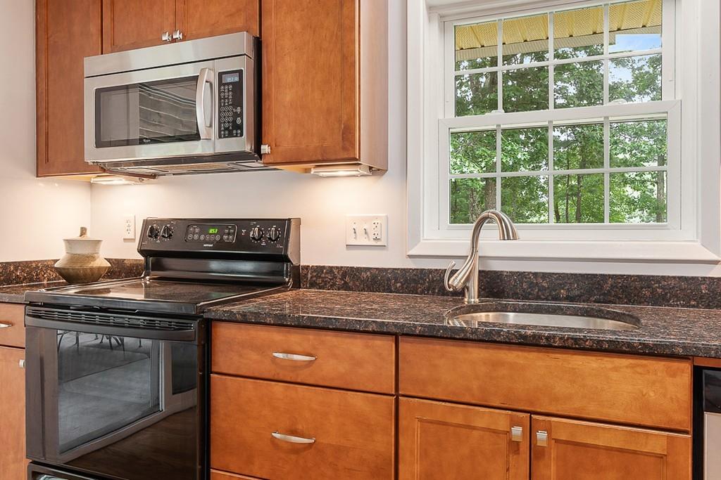 14 Ranch Road Chelmsford, MA 01824 - Photo 8 of 27