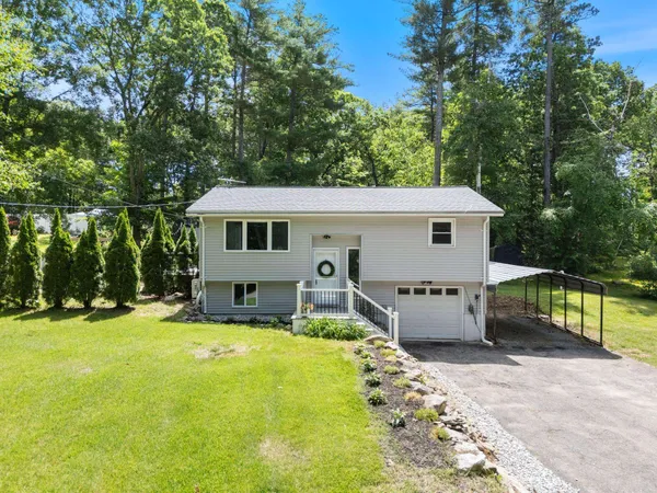 $519,000 | 8 Diana Road, Derry, NH 03038