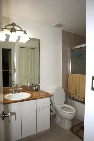 $395,000 | 6440 Northwest 114th Avenue, Unit 437, Doral, FL 33178