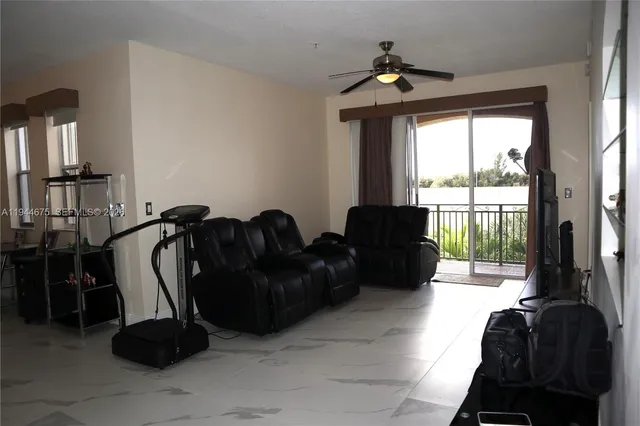 $395,000 | 6440 Northwest 114th Avenue, Unit 437, Doral, FL 33178