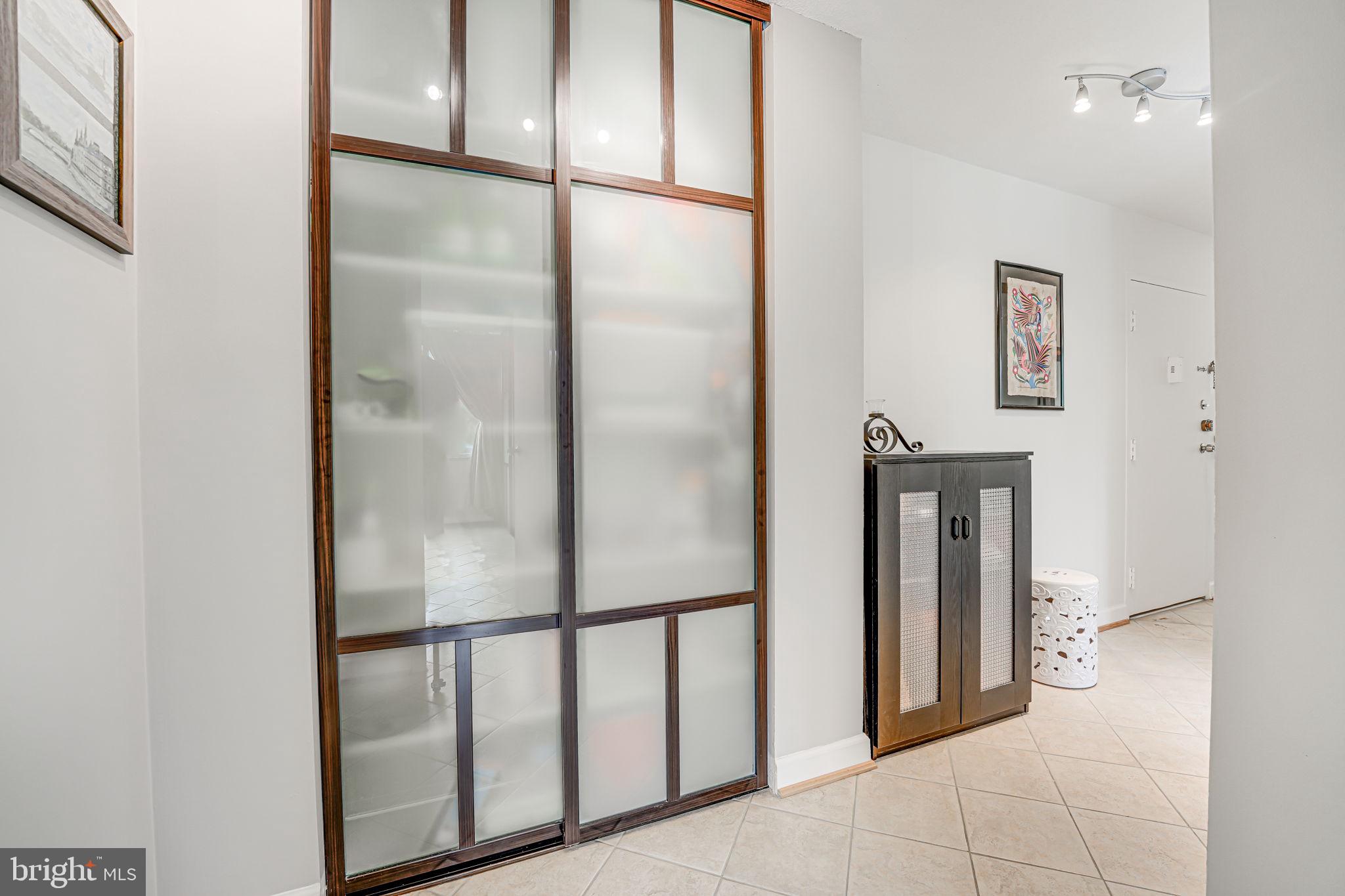 1301 South Arlington Ridge Road, Unit 302 Arlington, VA 22202 - Photo 23 of 28