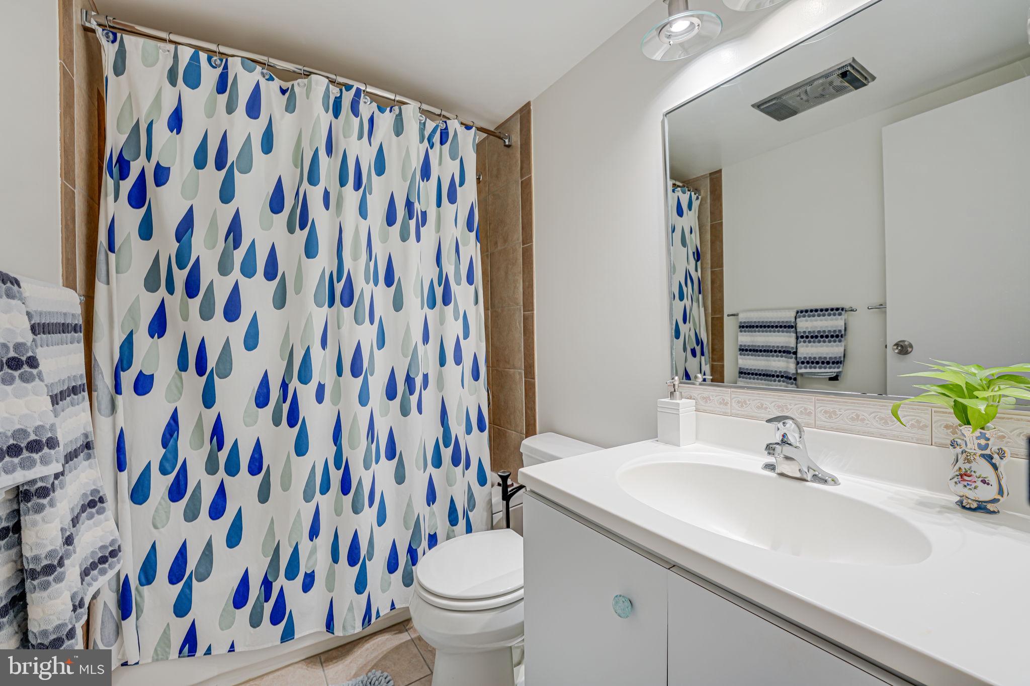1301 South Arlington Ridge Road, Unit 302 Arlington, VA 22202 - Photo 24 of 28
