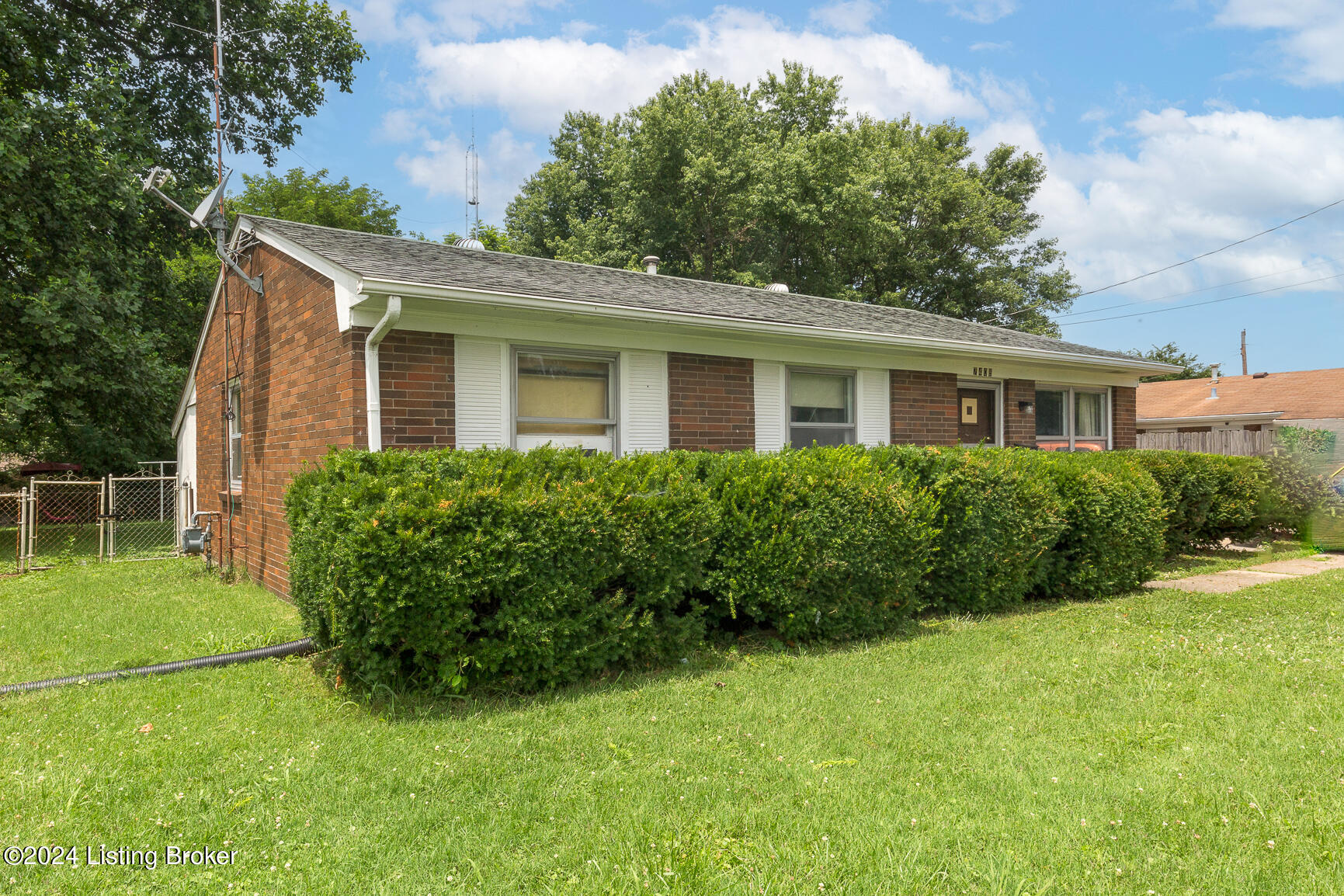 7408 Terry Road Louisville, KY 40258 - Photo 2 of 17 7408 Terry-2