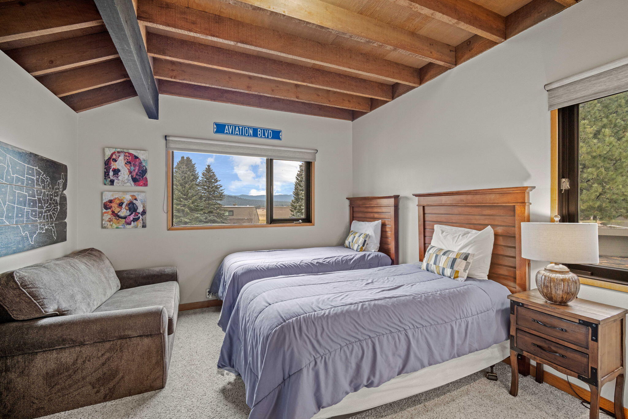 57231 Island Road, Unit 31 Sunriver, OR 97707 - Photo 22 of 32 22-web-or-mls-31 Meadow House-22 - Copy