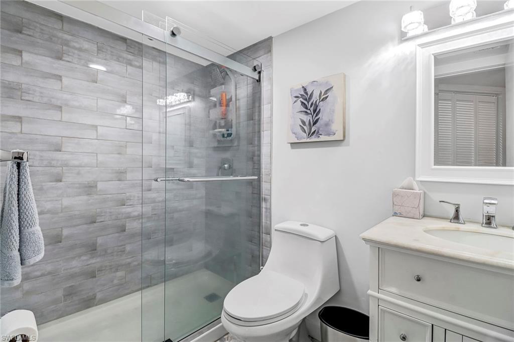 5 High Point Circle West, Unit 101 Naples, FL 34103 - Photo 18 of 40 Bathroom #2