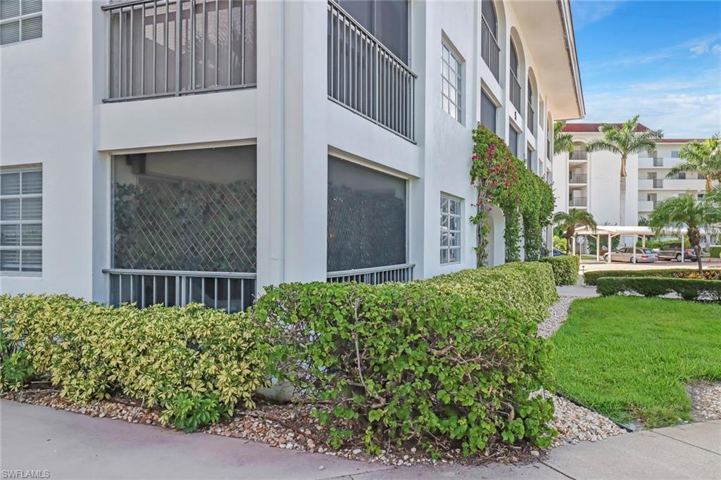 5 High Point Circle West, Unit 101 Naples, FL 34103 - Photo 24 of 40 Gallery Image 24