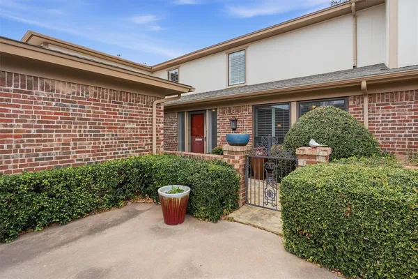 $375,000 | 79 1 Main Place, Benbrook, TX 76126