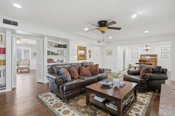 $375,000 | 79 1 Main Place, Benbrook, TX 76126