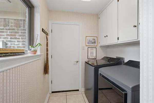 $375,000 | 79 1 Main Place, Benbrook, TX 76126