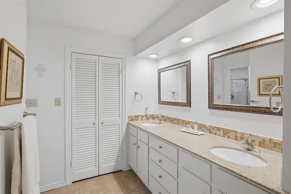 $375,000 | 79 1 Main Place, Benbrook, TX 76126