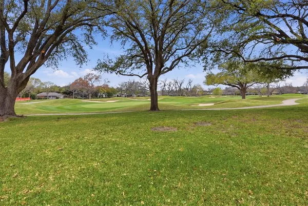$375,000 | 79 1 Main Place, Benbrook, TX 76126