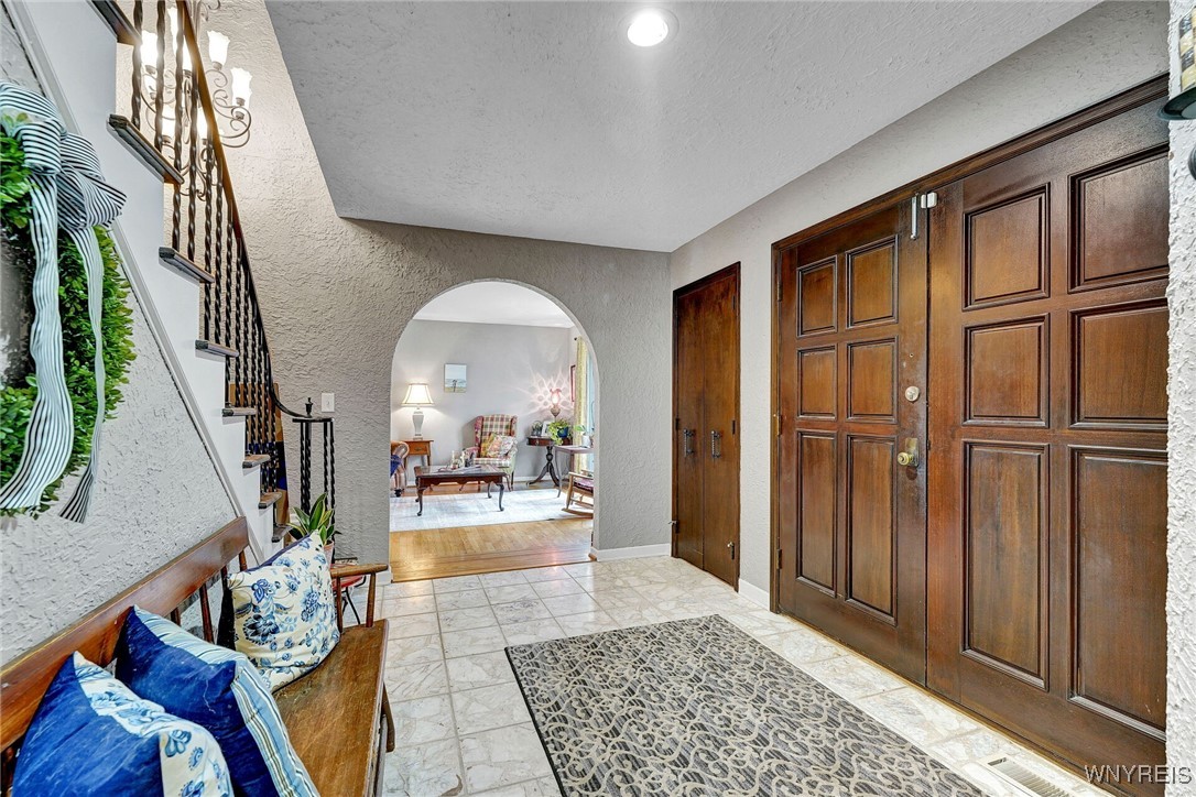 287 Forestview Drive Amherst, NY 14221 - Photo 11 of 49