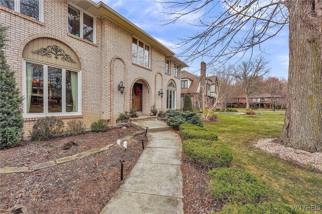 287 Forestview Drive Amherst, NY 14221 - Photo 3 of 49