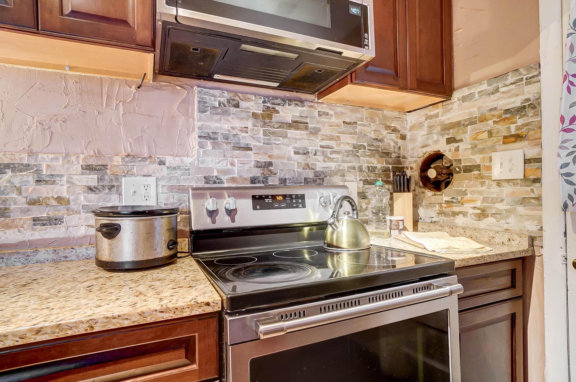 144 Calahan Road Columbus, OH 43207 - Photo 11 of 41 012
