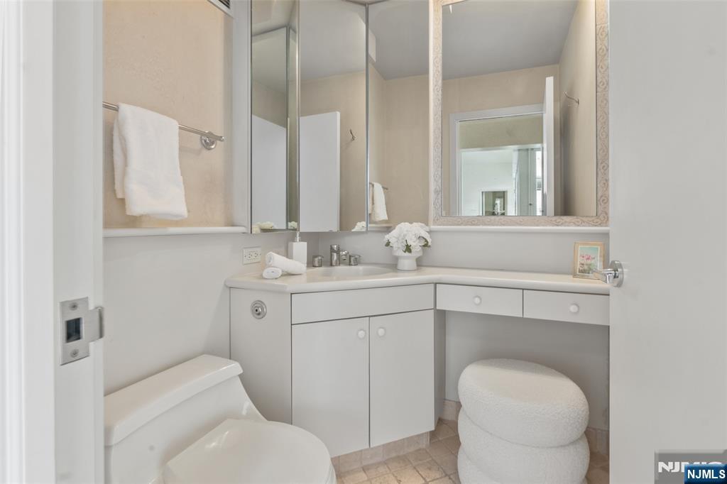 1 Horizon Road, Unit PH 1 Fort Lee, NJ 07024 - Photo 18 of 45