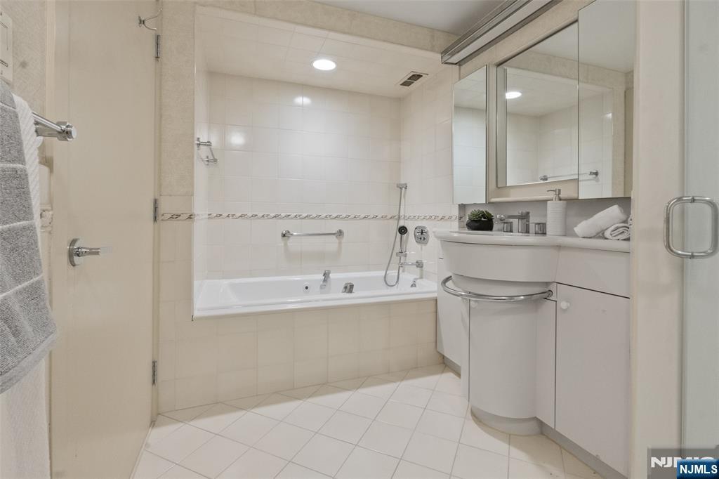 1 Horizon Road, Unit PH 1 Fort Lee, NJ 07024 - Photo 34 of 45