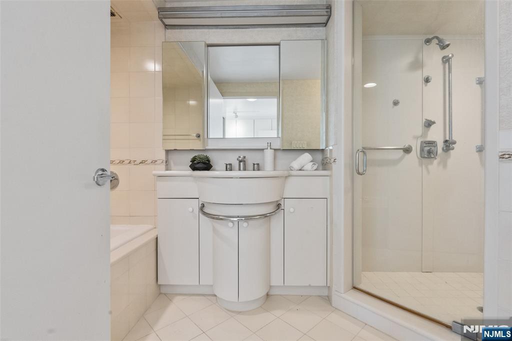 1 Horizon Road, Unit PH 1 Fort Lee, NJ 07024 - Photo 35 of 45