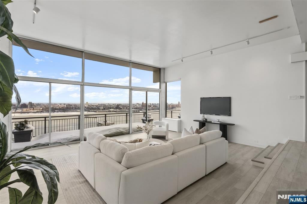 1 Horizon Road, Unit PH 1 Fort Lee, NJ 07024 - Photo 6 of 45